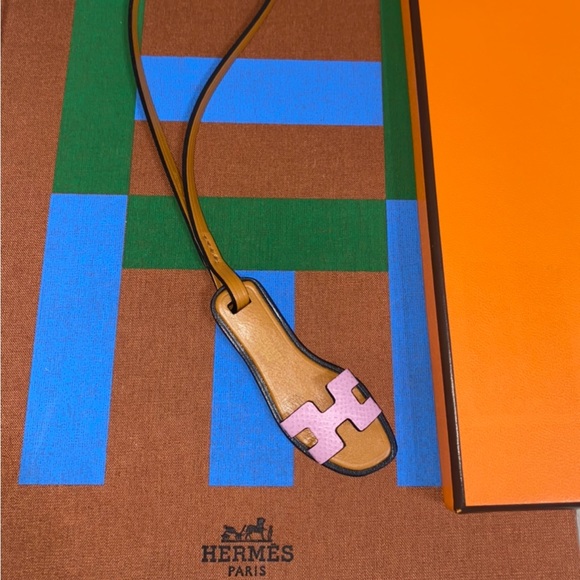 NEW HERMÈS ORAN NANO CHARM PINK - Picture 16 of 16